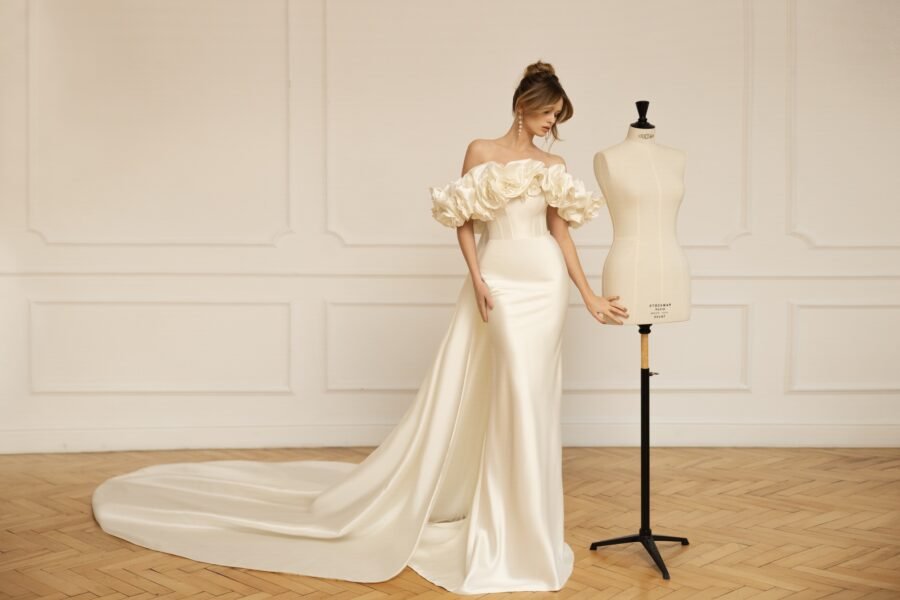 Rozalli dress by eva lendel from less is more 2023