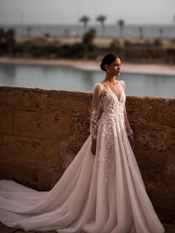 Ariadna 1 dress by WONA Concept from Alma de Oro collection