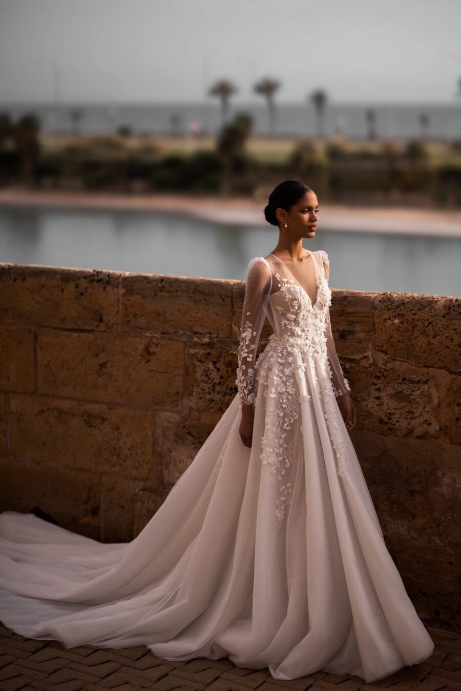 Ariadna 1 dress by wona concept from alma de oro collection