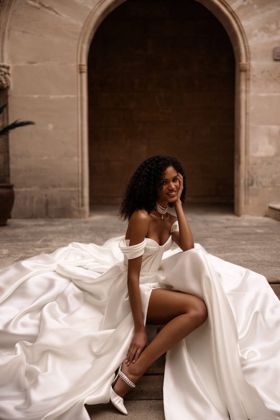 Dorothy 2 dress by wona concept from alma de oro collection