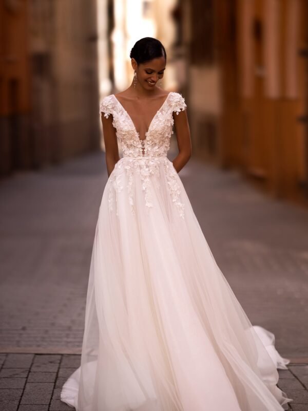 Edwina 1 dress by WONA Concept from Alma de Oro collection