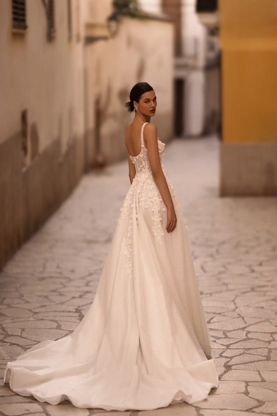 Hazel 3 dress by wona concept from alma de oro collection