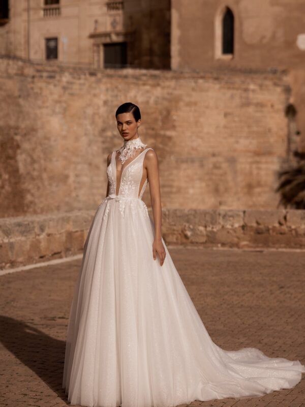 Medeia 1 dress by WONA Concept from Alma de Oro collection