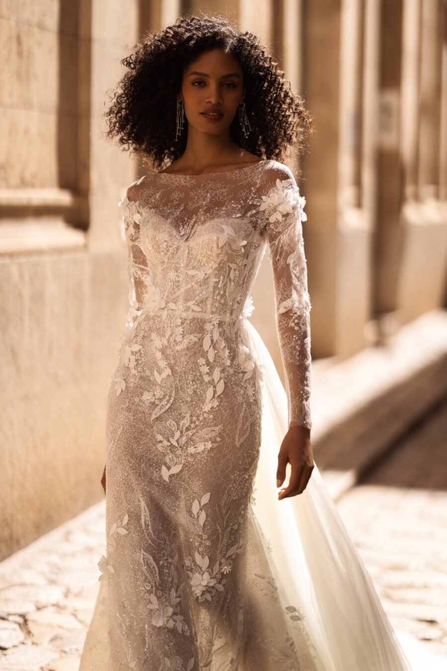 Reina 1 dress by wona concept from alma de oro collection