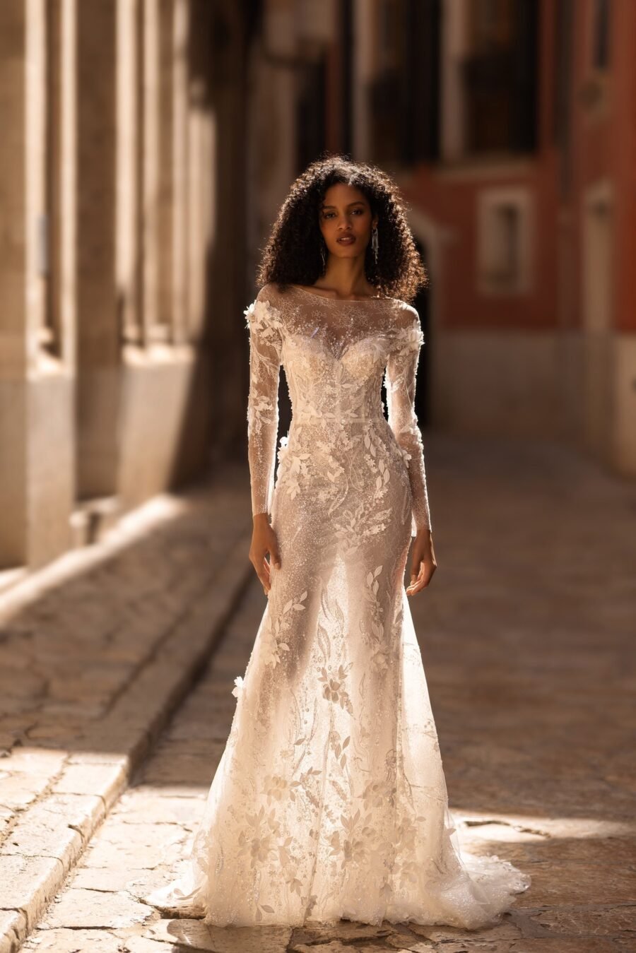 Reina 3 dress by wona concept from alma de oro collection