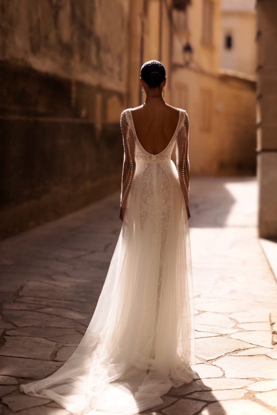 Sevil 4 dress by wona concept from alma de oro collection