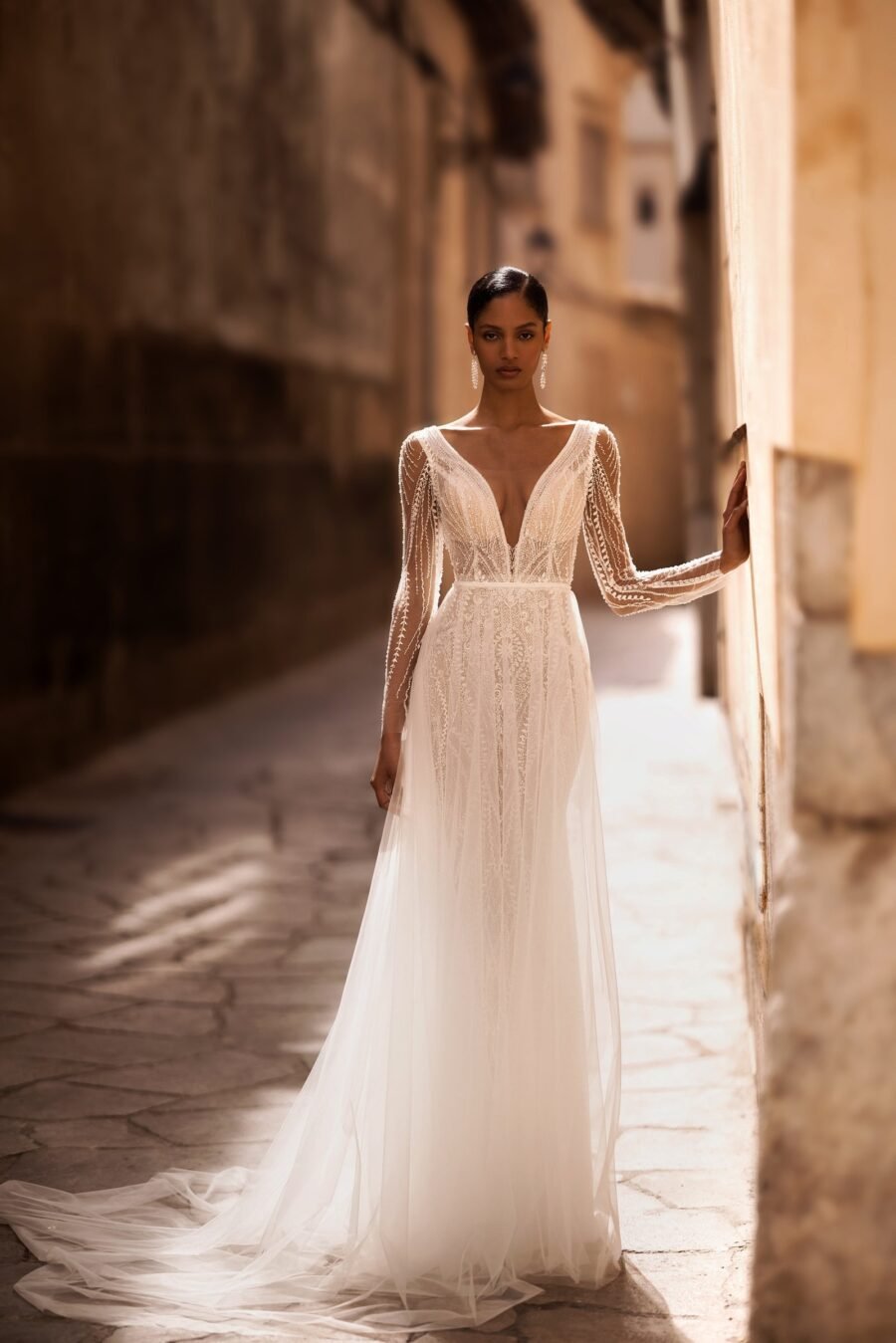 Sevil 5 dress by wona concept from alma de oro collection