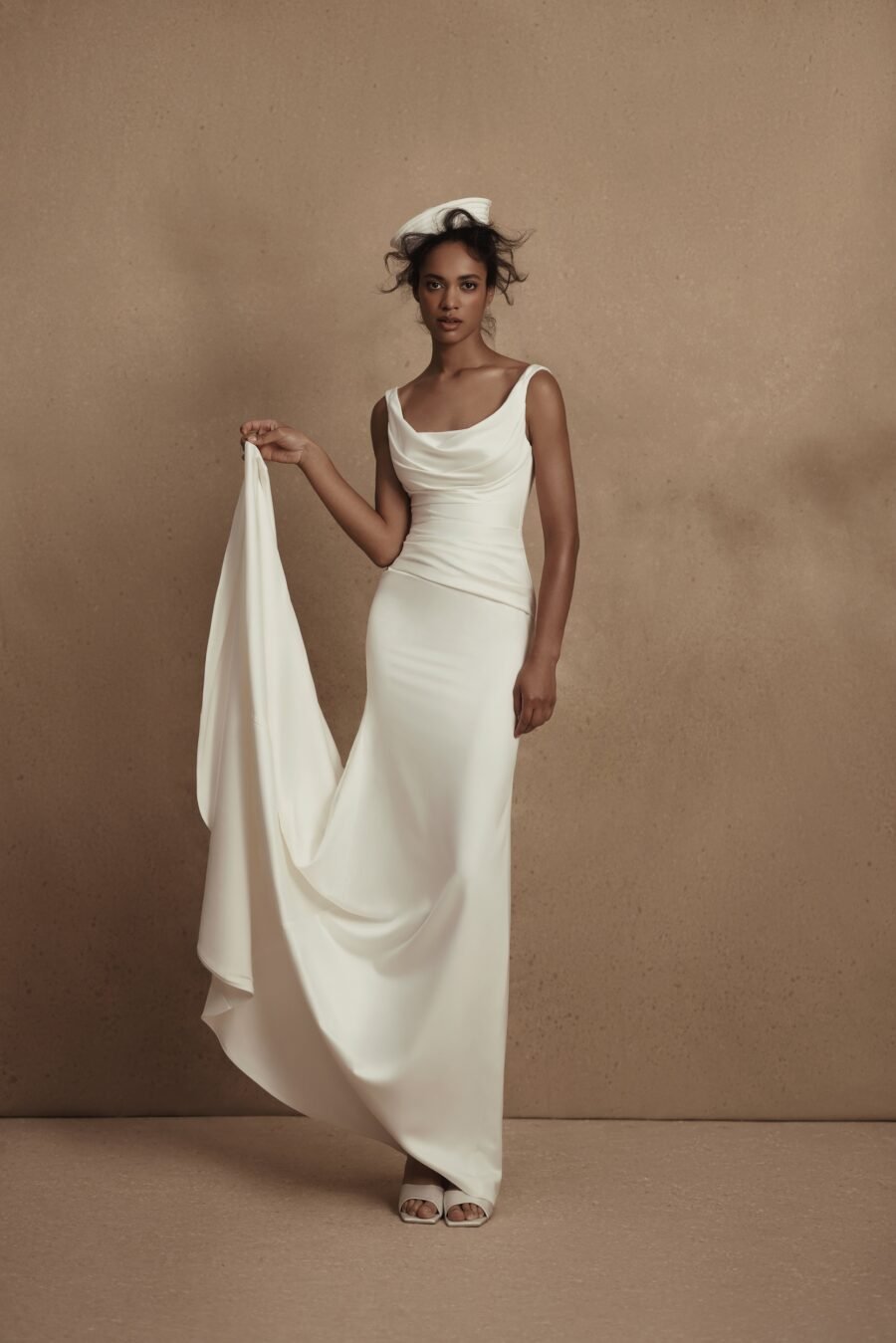Linnie 4 wedding dress by woná concept from personality collection