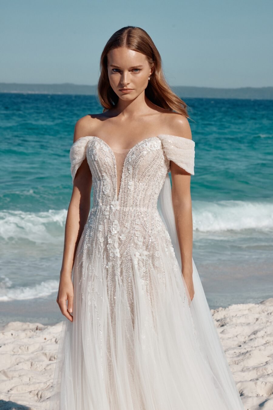 Katania 1 wedding dress by woná concept from atelier signature collection