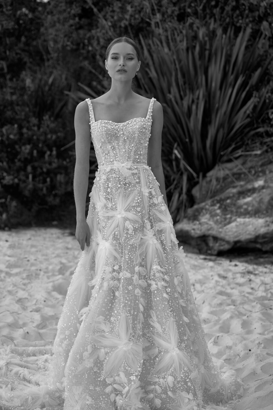 Thelma 2 wedding dress by woná concept from atelier signature collection