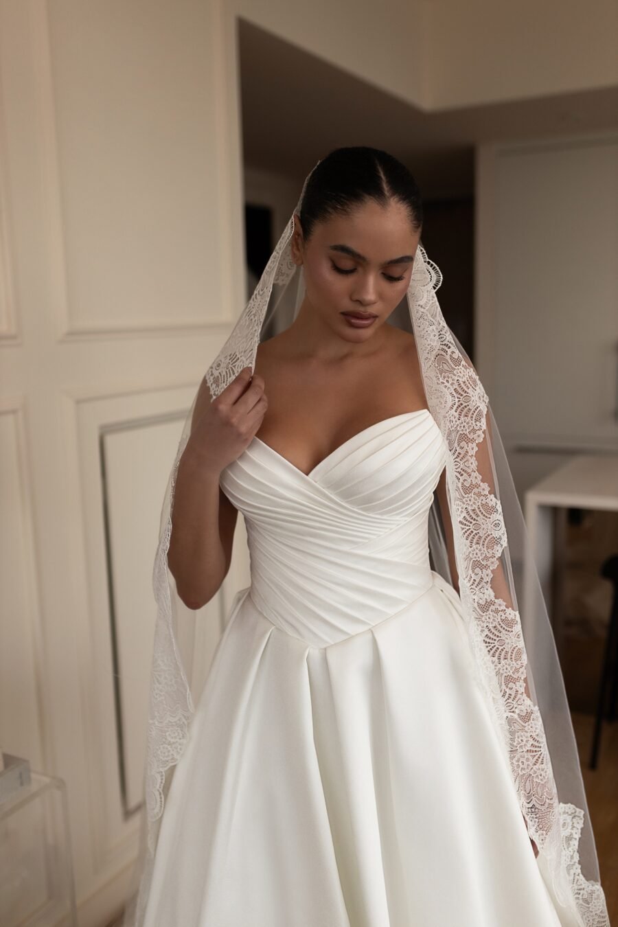 Elise 2 wedding dress by woná concept from urban elegance