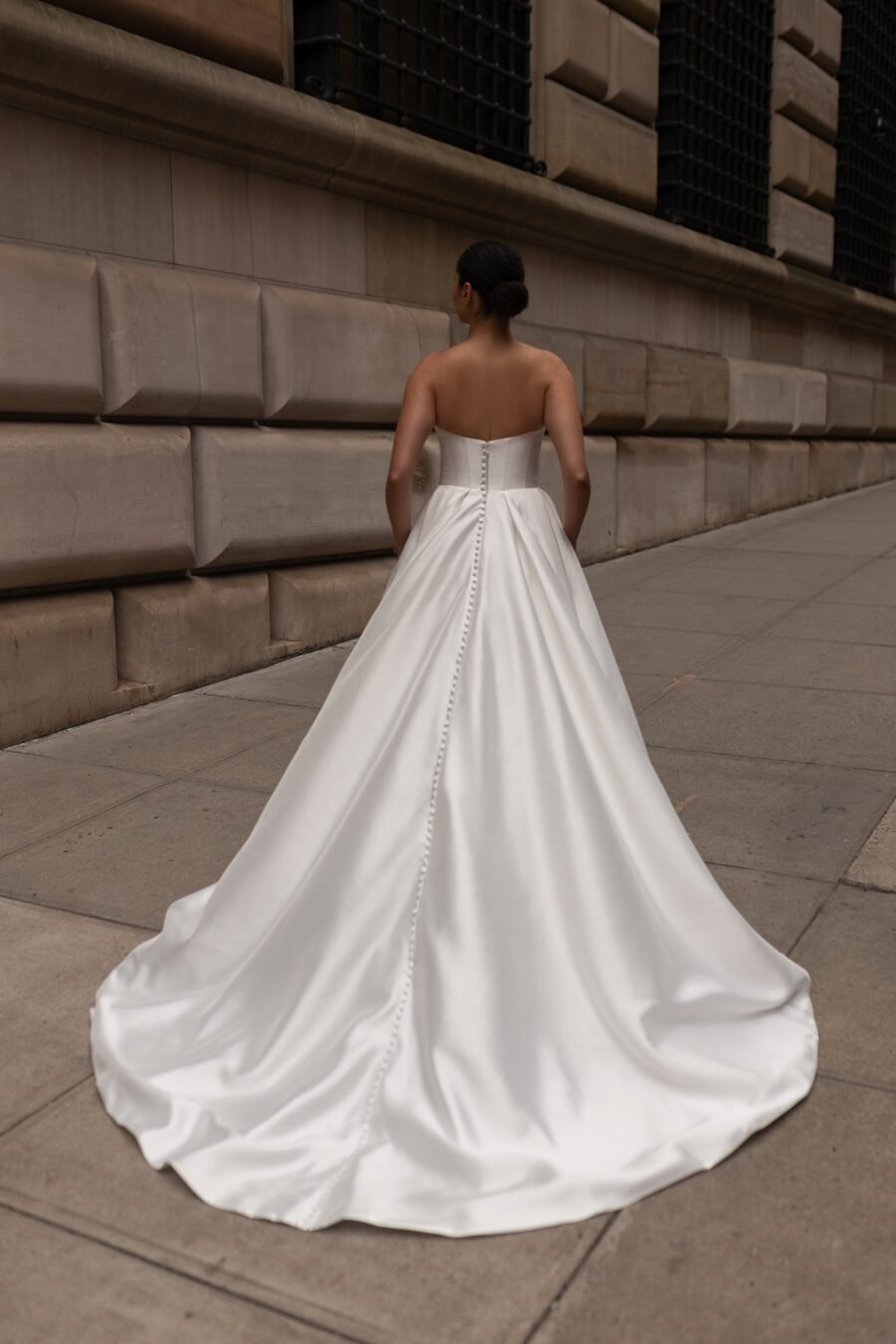 Elise 4 wedding dress by woná concept from urban elegance