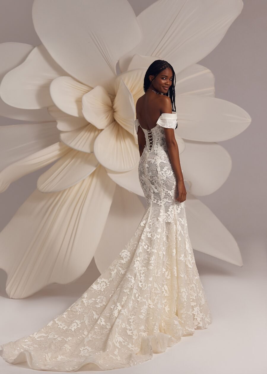 Gravity 4 wedding dress by eva lendel from less is more iv