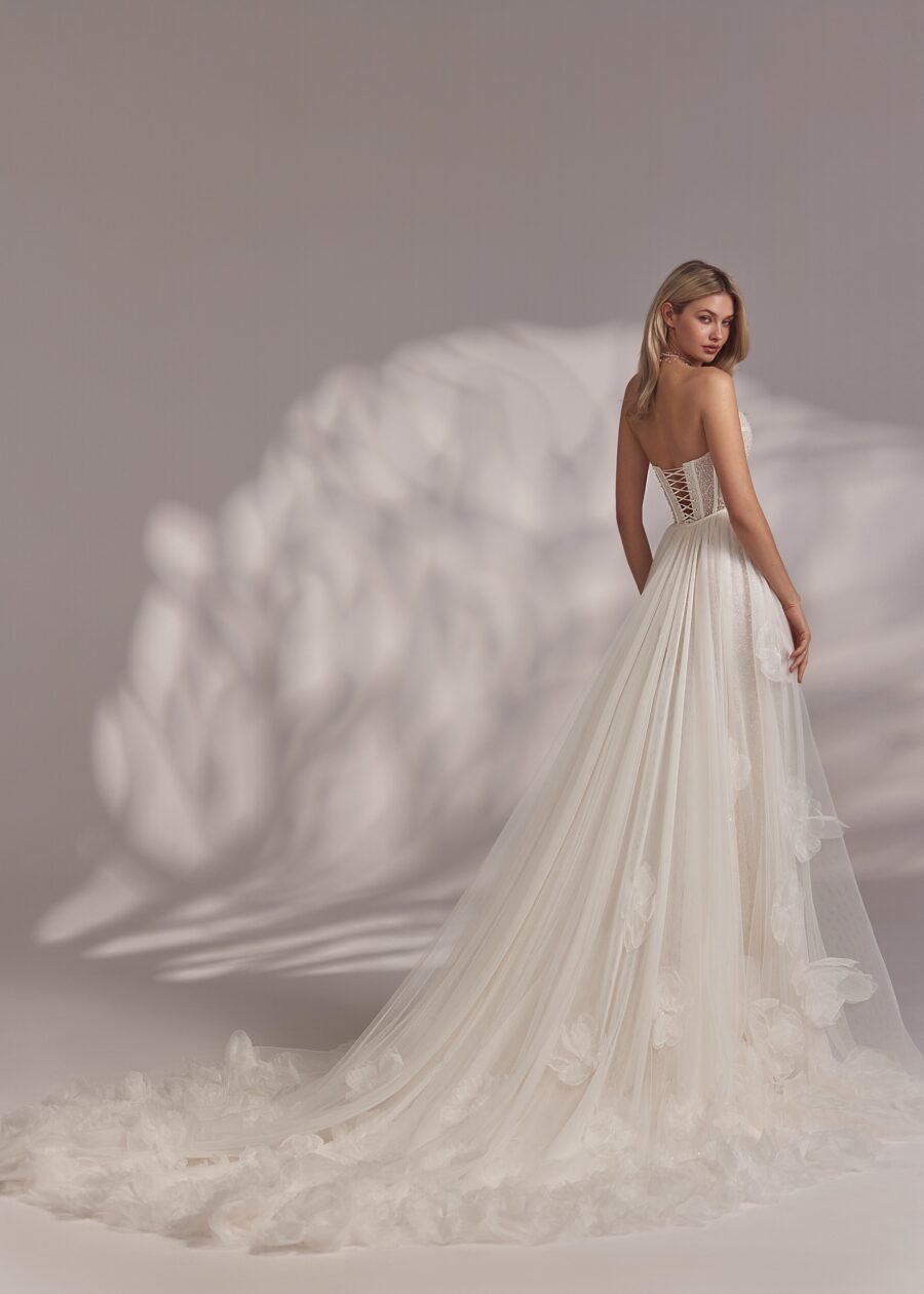 Porsha 4 wedding dress by eva lendel from less is more iv