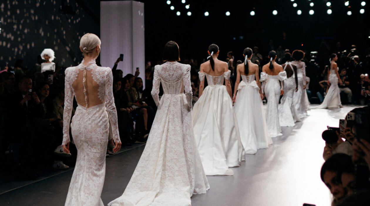 Woná concept y eva lendel arrasan en la semana de la moda nupcial de barcelona 2024 10